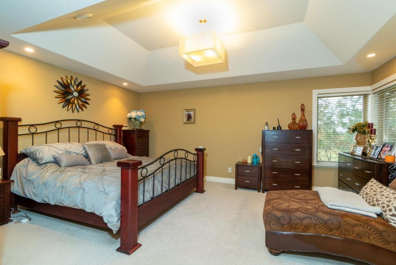 Cedar Manor Bed And Breakfast Pitt Meadows Dış mekan fotoğraf