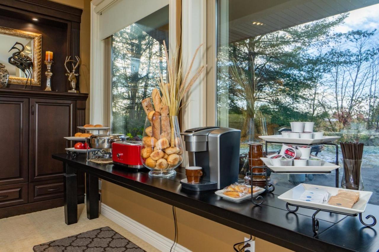 Cedar Manor Bed And Breakfast Pitt Meadows Dış mekan fotoğraf