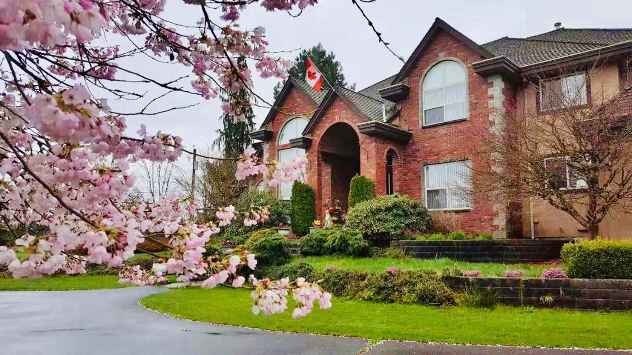 Cedar Manor Bed And Breakfast Pitt Meadows Dış mekan fotoğraf